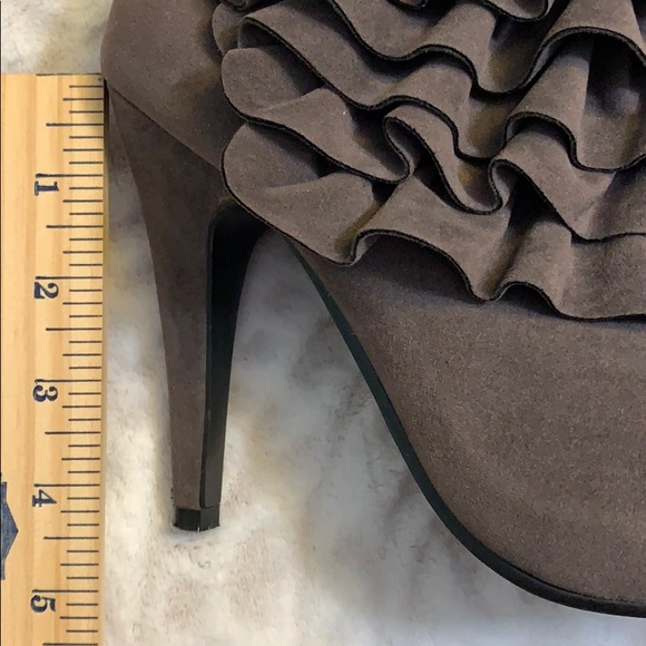 Refresh gray booties boots high heel grey ruffle - Picture 12 of 12